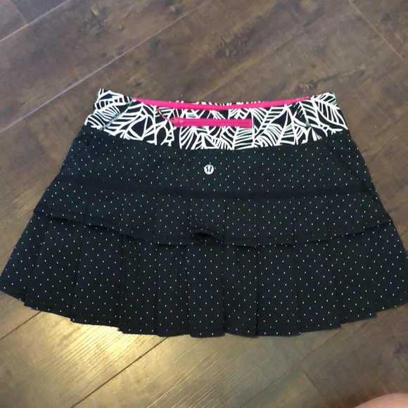 LuLu Lemon Skirt - Picture 2 of 5